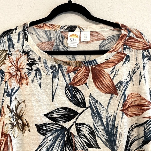 C & C California Women’s Knit Top Cream & Blue 100% Linen Floral Coastal Grandma - Picture 4 of 11